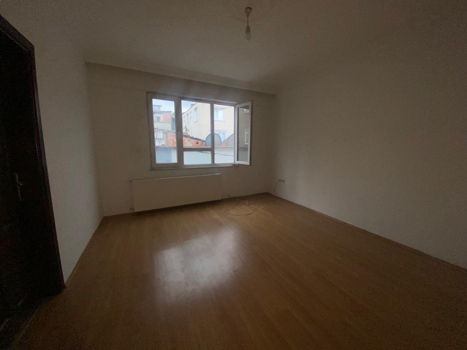 ŞEREFİYE MAH.. HAMLIK YOLU ÜZERİ HAMLIK FIRIN ARKASINDA 3 KATLI BİNA 2+1 SATILIK DAİRE 2 KATTA